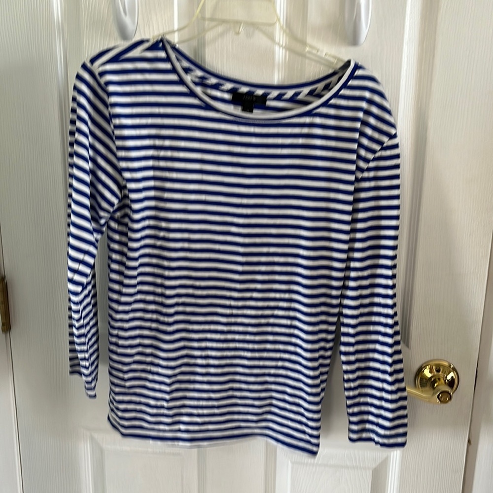 Long sleeve tee with detail in back